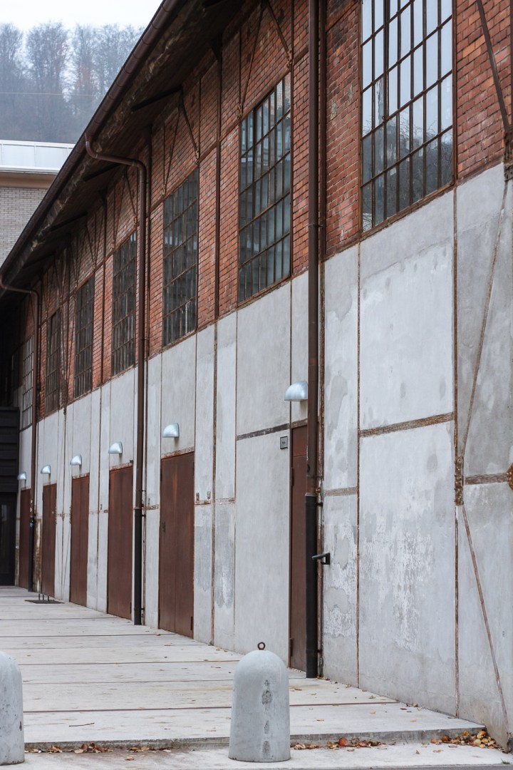 Striped_Leather_Look-23