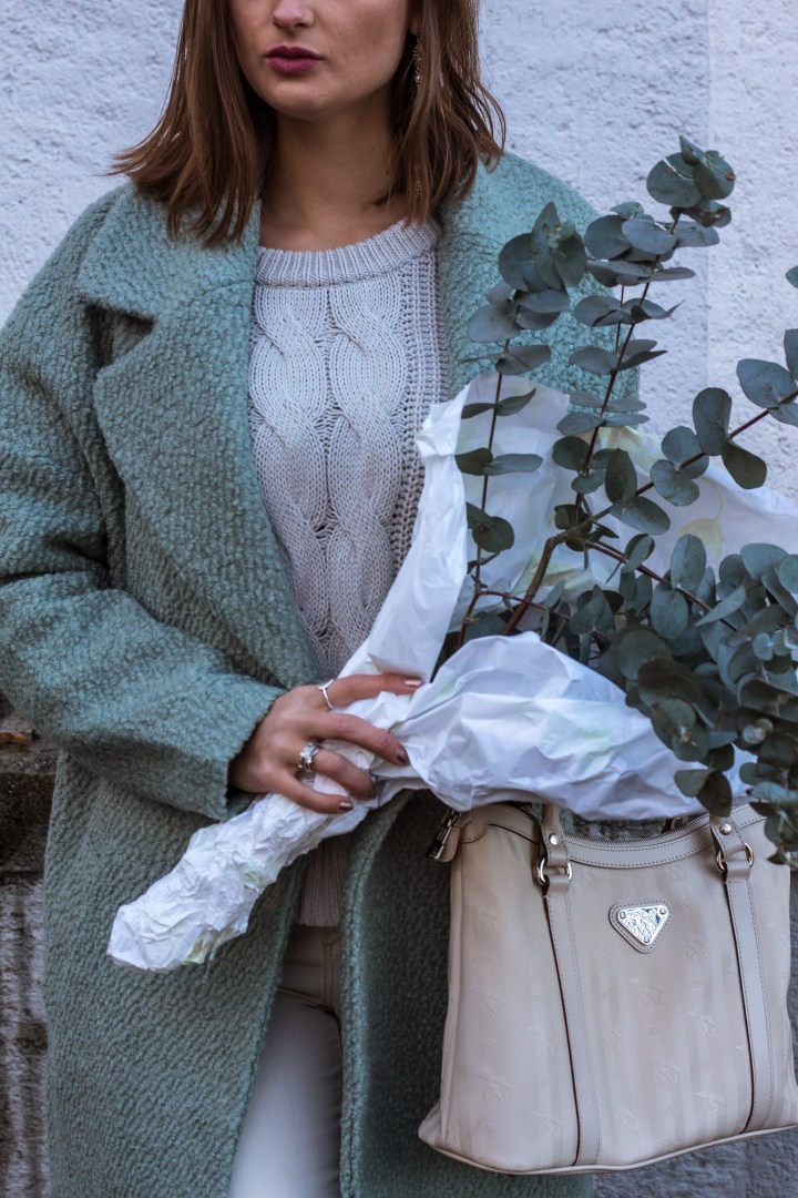 Winterlook in Türkis-Grau